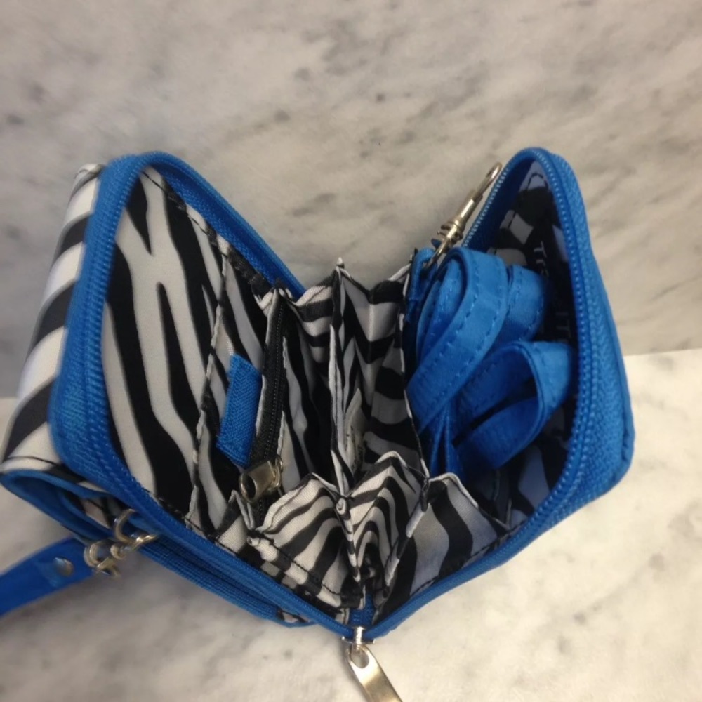 Travel Trend Wristlet - Picture 3 of 3